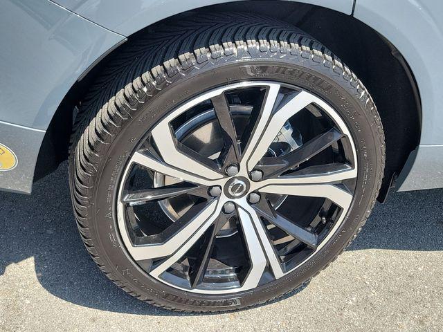 2022 Volvo XC60 Recharge T8 R-Design