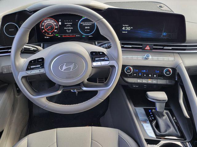 2025 Hyundai Elantra Hybrid SEL Sport