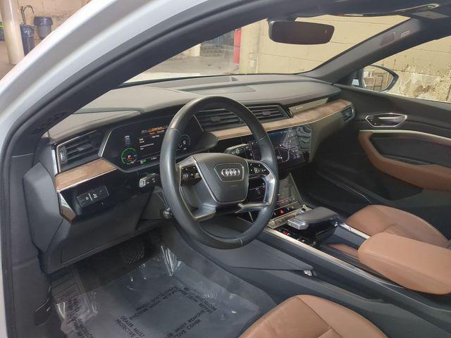 2019 Audi e-tron Premium Plus