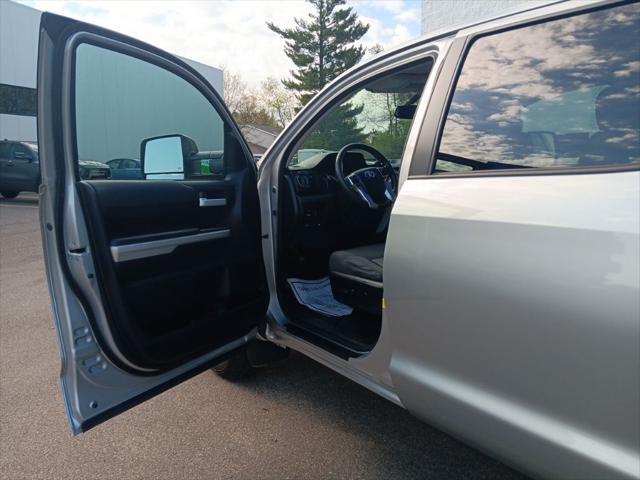 2016 Toyota Tundra SR5 5.7L V8