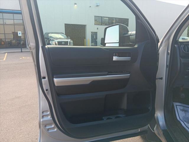 2016 Toyota Tundra SR5 5.7L V8