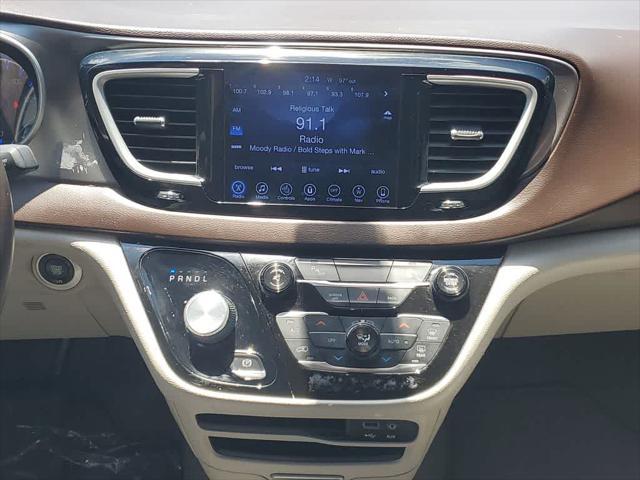 2017 Chrysler Pacifica Touring-L