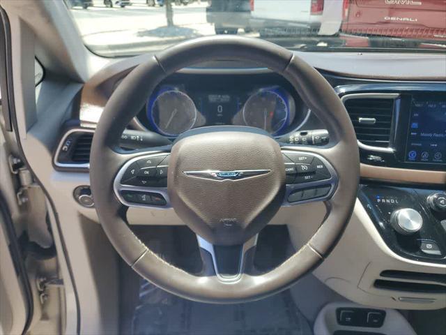 2017 Chrysler Pacifica Touring-L