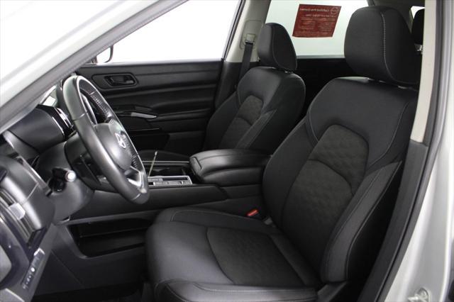 2024 Nissan Pathfinder SV FWD