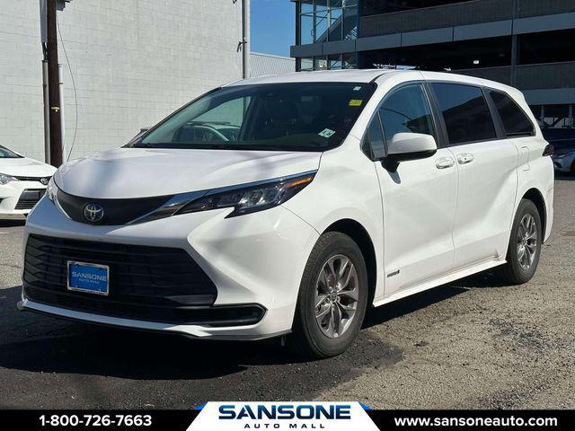 2021 Toyota Sienna LE