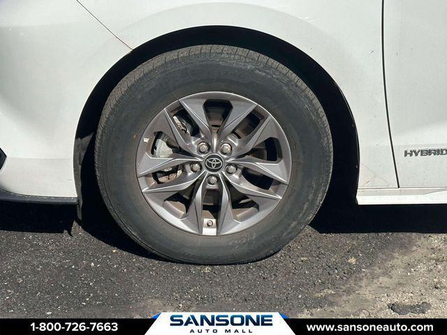 2021 Toyota Sienna LE