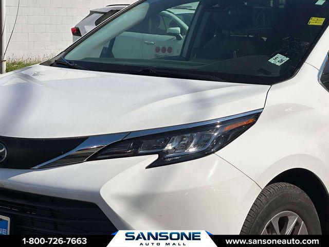 2021 Toyota Sienna LE