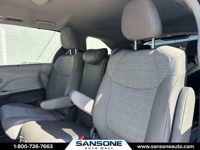 2021 Toyota Sienna LE
