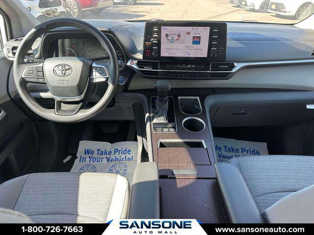 2021 Toyota Sienna LE