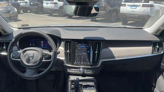 2023 Volvo S90 B6 Plus