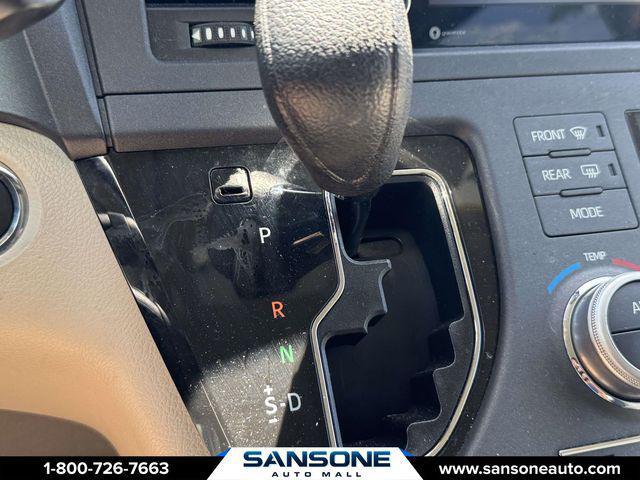 2020 Toyota Sienna LE