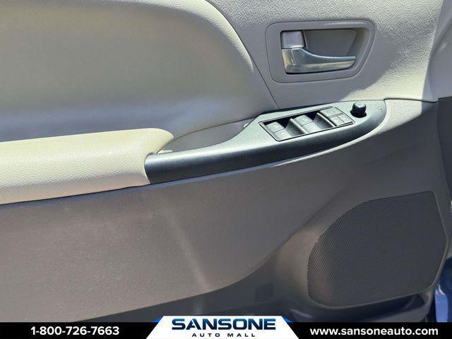 2020 Toyota Sienna LE