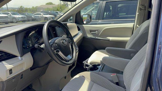 2020 Toyota Sienna LE