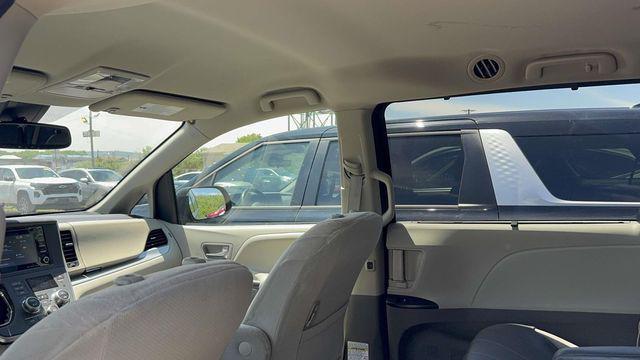 2020 Toyota Sienna LE