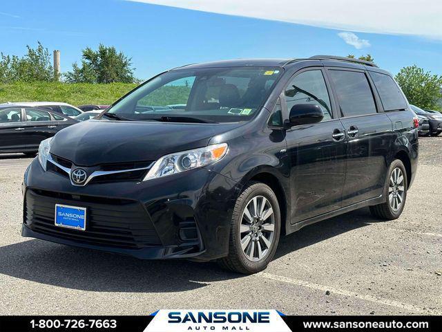 2020 Toyota Sienna LE