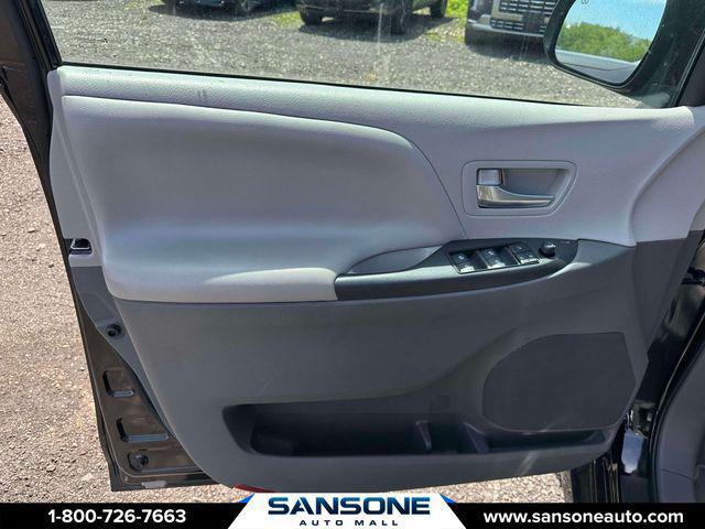 2020 Toyota Sienna LE