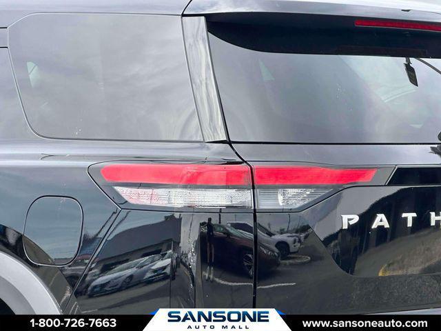 2024 Nissan Pathfinder SV 4WD