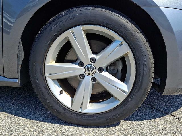 2015 Volkswagen Passat 1.8T Limited Edition