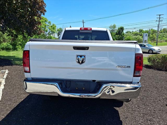 2019 Ram 1500 Classic SLT Crew Cab 4x4 6'4" Box