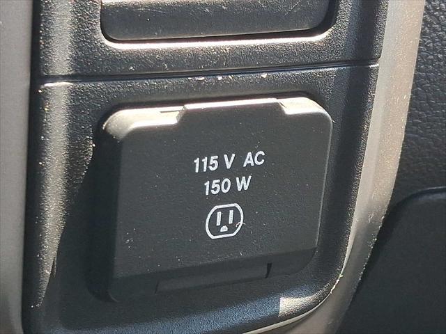 2019 Ram 1500 Classic SLT Crew Cab 4x4 6'4" Box