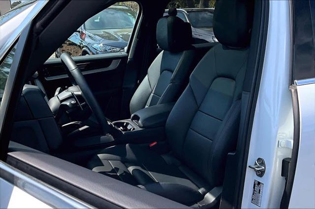 2025 Porsche Cayenne AWD