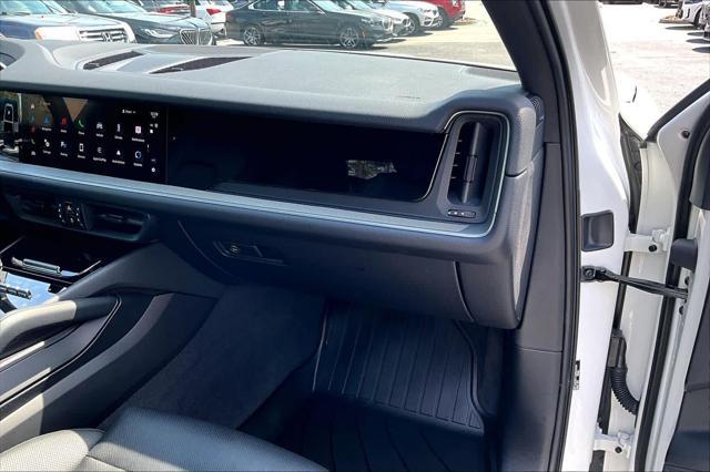 2025 Porsche Cayenne AWD