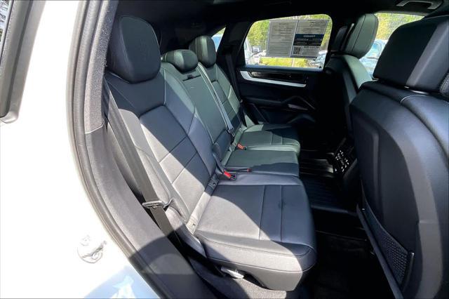 2025 Porsche Cayenne AWD