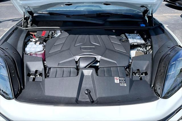 2025 Porsche Cayenne AWD
