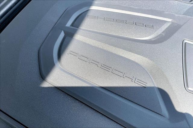 2025 Porsche Cayenne AWD