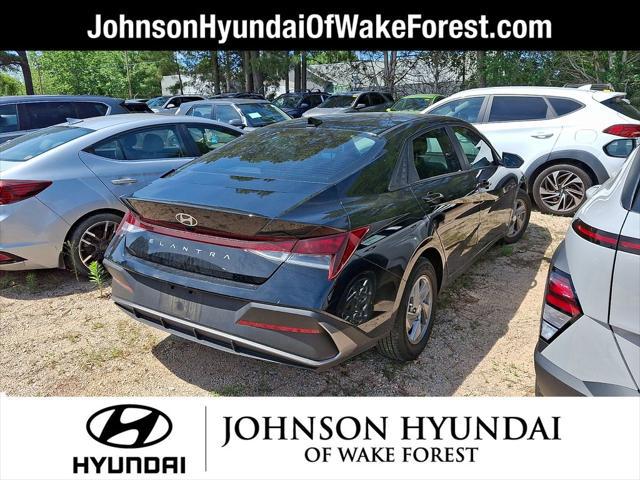 2025 Hyundai Elantra SE