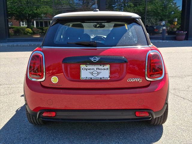 2024 MINI SE Hardtop Cooper