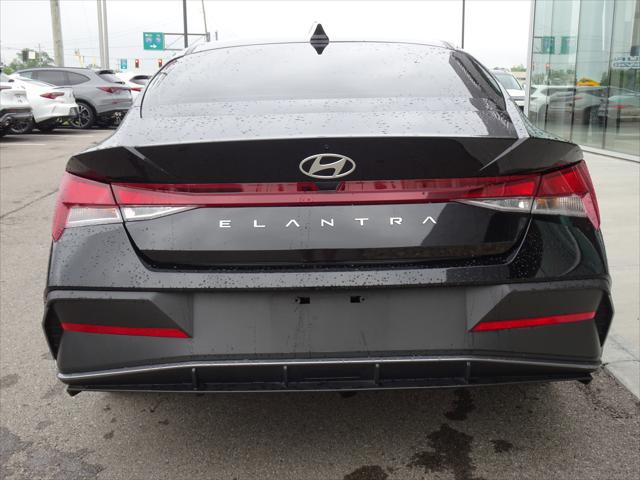 2024 Hyundai Elantra SE