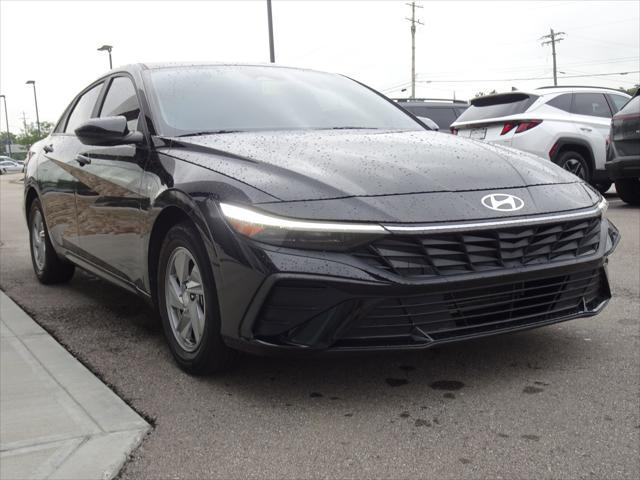 2024 Hyundai Elantra SE