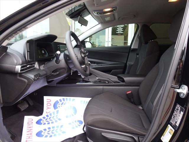 2024 Hyundai Elantra SE