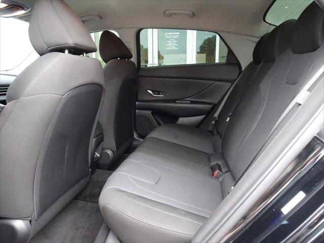 2024 Hyundai Elantra SE