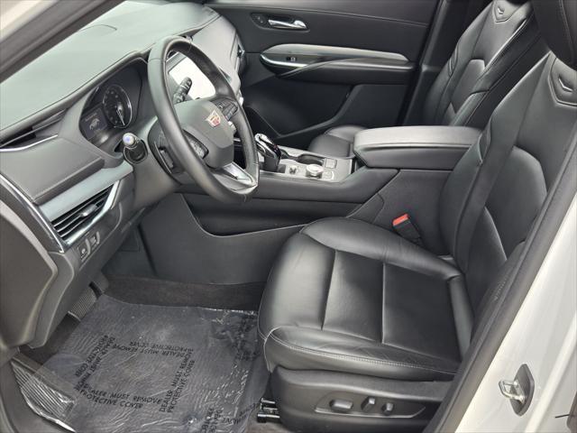 2022 Cadillac XT4 FWD Premium Luxury