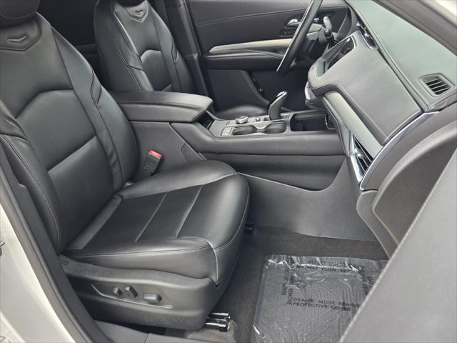 2022 Cadillac XT4 FWD Premium Luxury