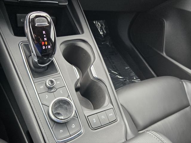 2022 Cadillac XT4 FWD Premium Luxury