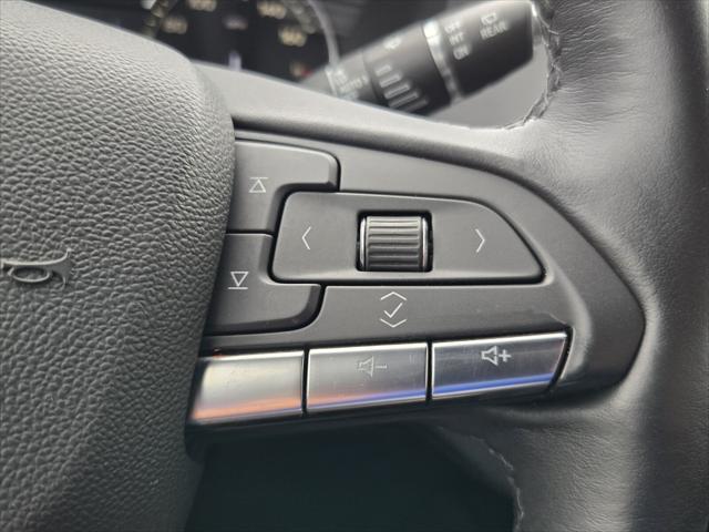2022 Cadillac XT4 FWD Premium Luxury