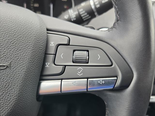 2023 Cadillac XT4 FWD Premium Luxury