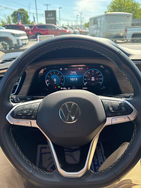 2024 Volkswagen Atlas 2.0T SE w/Technology