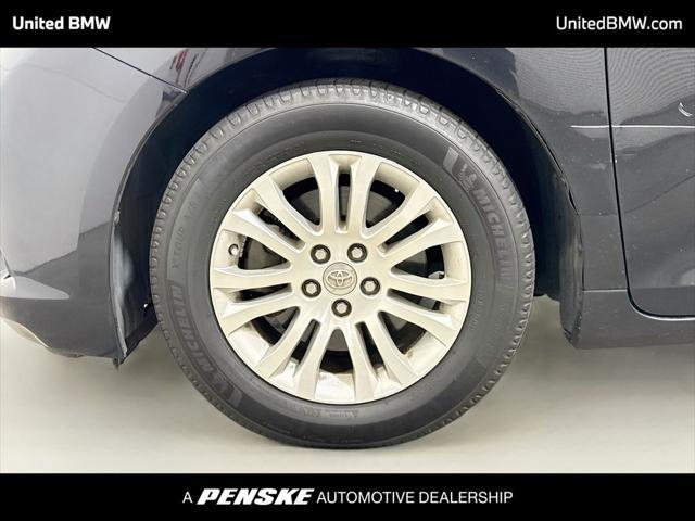 2015 Toyota Sienna XLE 8 Passenger