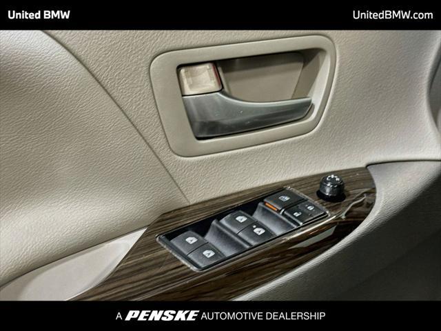 2015 Toyota Sienna XLE 8 Passenger