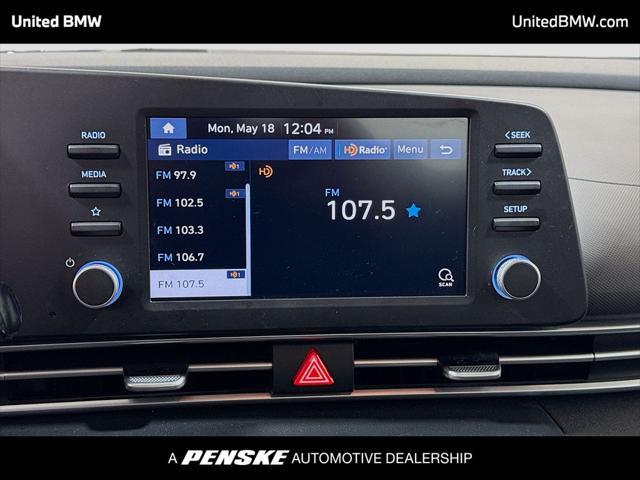 2022 Hyundai Elantra SE