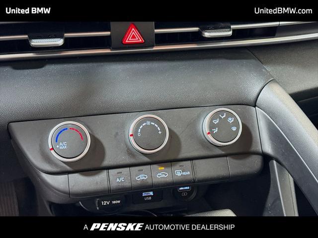 2022 Hyundai Elantra SE