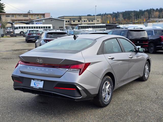 2025 Hyundai Elantra SE