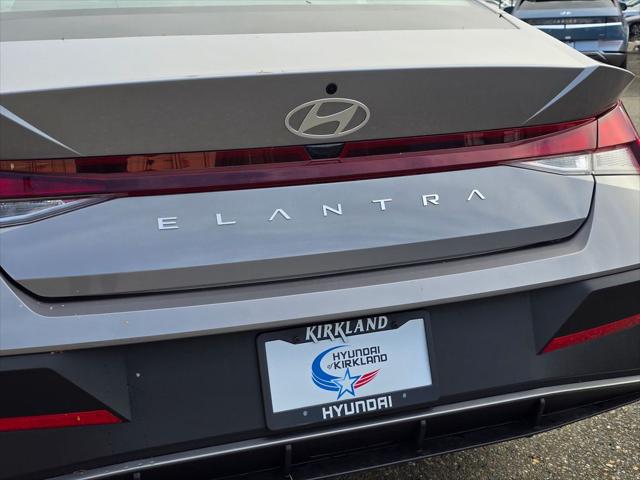 2025 Hyundai Elantra SE