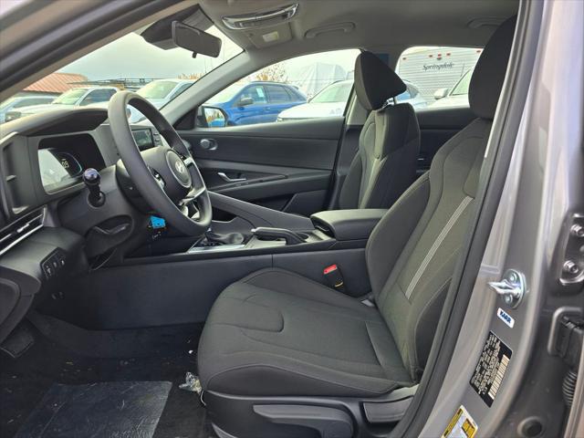 2025 Hyundai Elantra SE