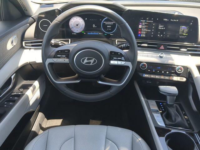 2025 Hyundai Elantra Hybrid Limited