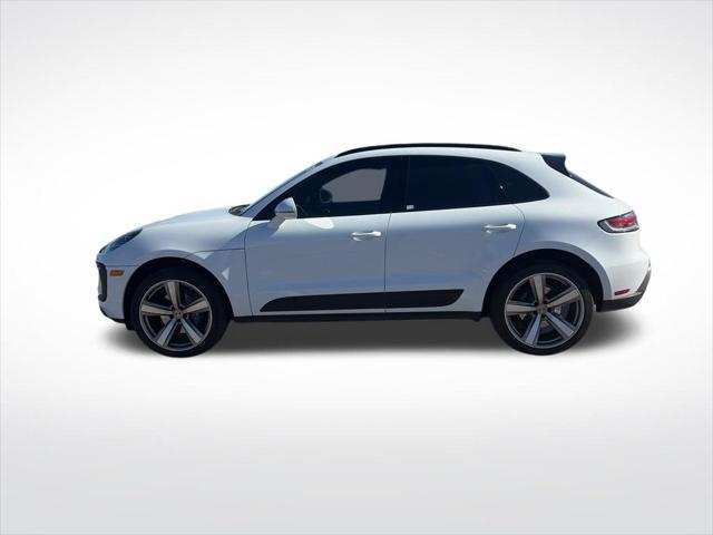 2025 Porsche Macan Base
